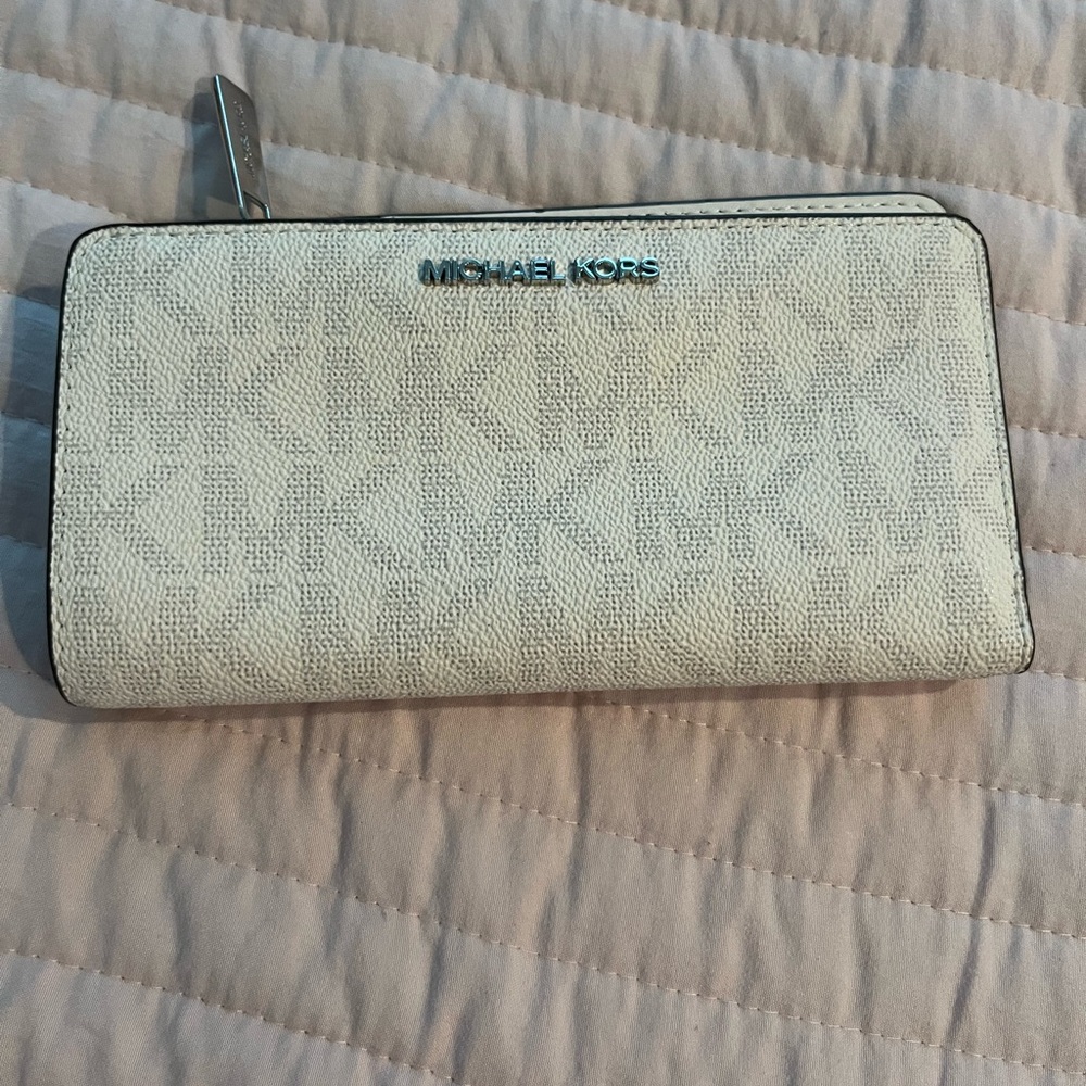 Michael Kors Ivory Textured Wallet